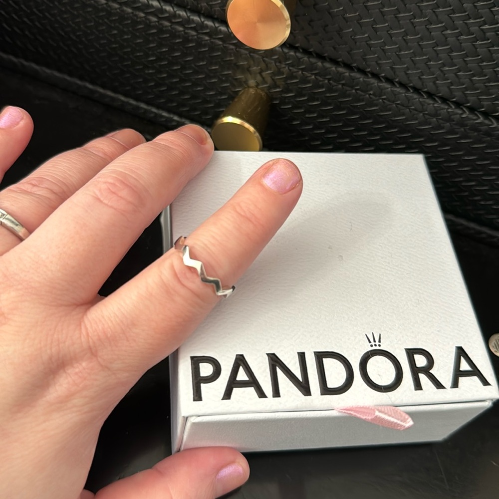 Pandora zig zag ring. Silver. Size 56 (7.5)